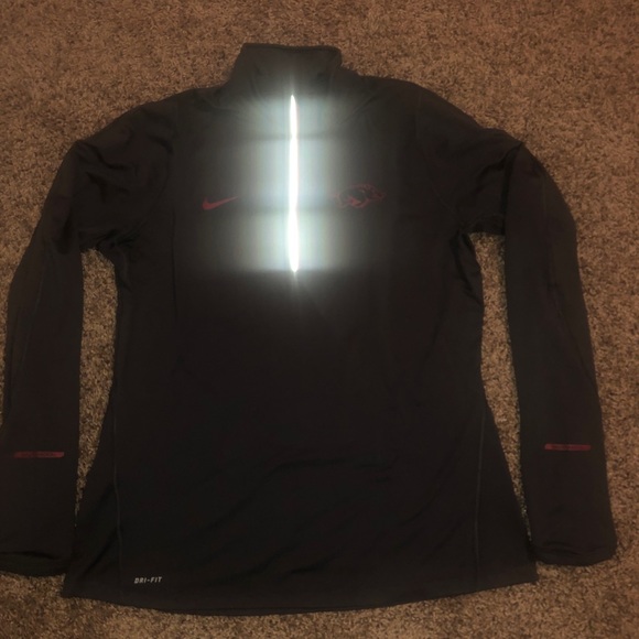 Razorback Nike Pullover -DRIFIT - Picture 2 of 5
